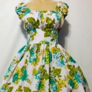Pinup dress white/green floral peasant top style